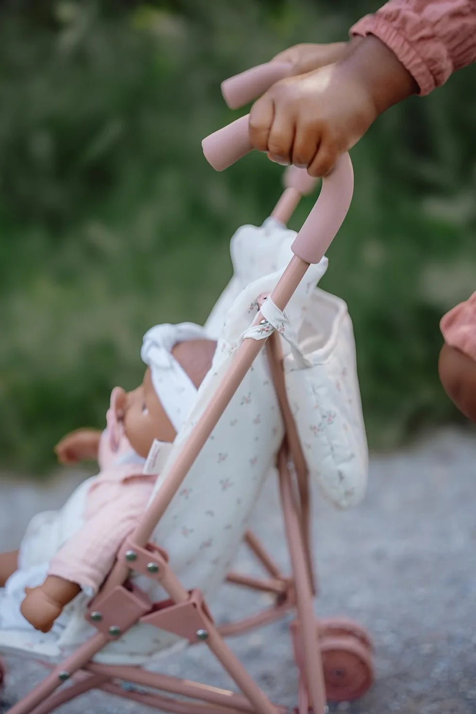 Little Dutch Cochecito plegable de metal para muñecas 33-46 cm blanco rosa